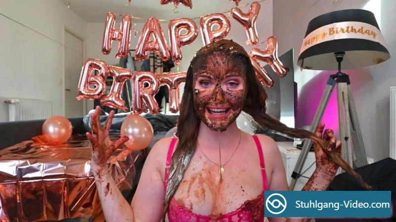 Ninounini - BIRTHDAY CAKE (PUKE): I eat a shitty cupcake! [FullHD 1080p] Stuhlgang Porno