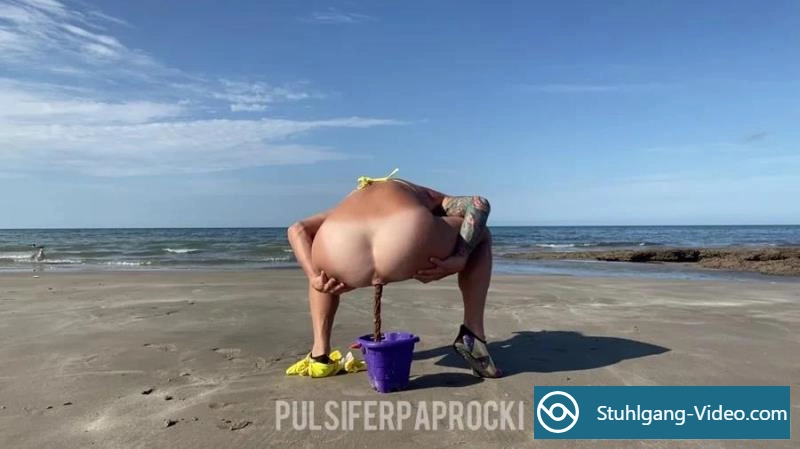 PulsiferPaprocki - Beach Bucket Poopd [FullHD 1080p] Stuhlgang Porno