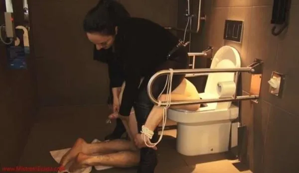 Mistress Ezada-Deepthroated, then fucked and ruined with his head in the toilet FULL UNCUT [FullHD 1080p] Femdom Porno