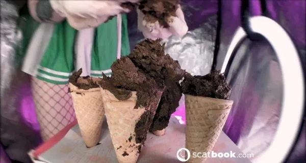 Fan with  unusual  ice cream [FullHD 1080p] Stuhlgang Porno