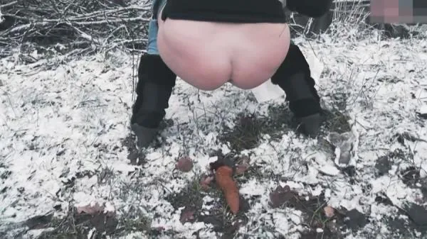Snowflake [HD 720p] Filthygrid | Pooping, Big Pile