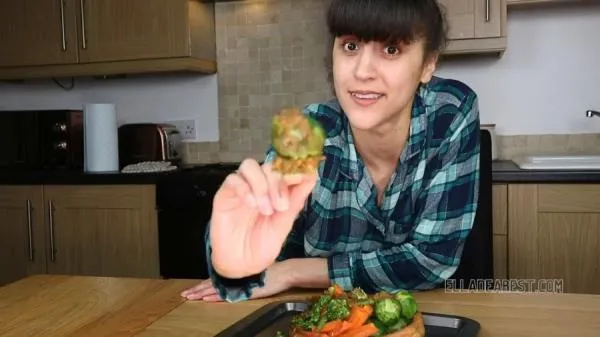 Sunday Dinner [HD 720p] Scatbook.com