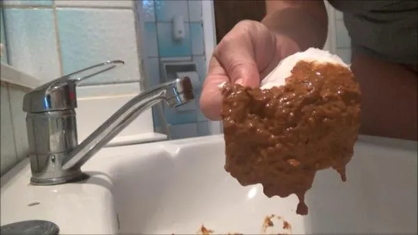 Huge Diarrhea In Sink [SD] Scatshop.com