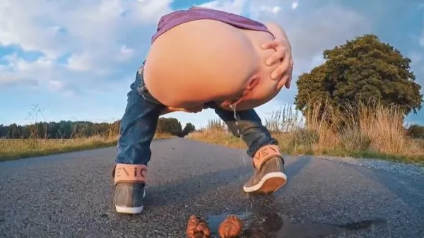 HUUUGE On a Street [HD 720p] Filthygrid.com