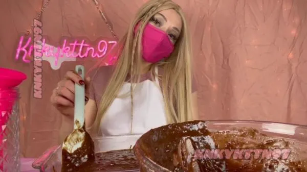 Kinky Bakery [HD 720p] Defecation