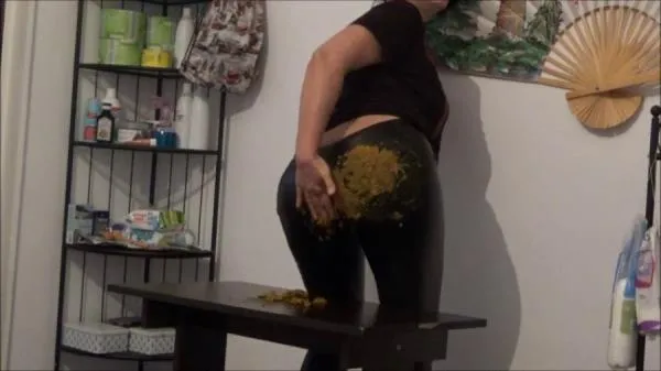 Stiffy Shit On Leather Pants [SD] Scatshop.com