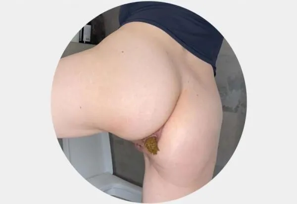 A Different Poop Smell [4K UltraHD] FemScat.com