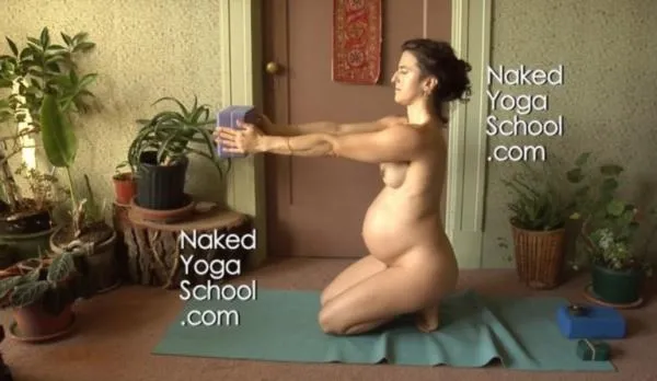 Cara-Naked prenatal yoga 8 [Full HD] Schwangere Pornos
