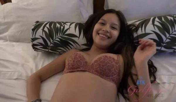 Zaya Cassidy. Kauai 4 [Full HD] Schwangere Pornos
